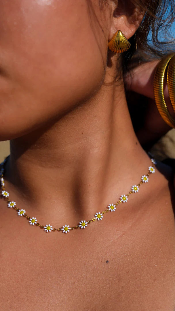 NKADI GOLD DAISY NECKLACE