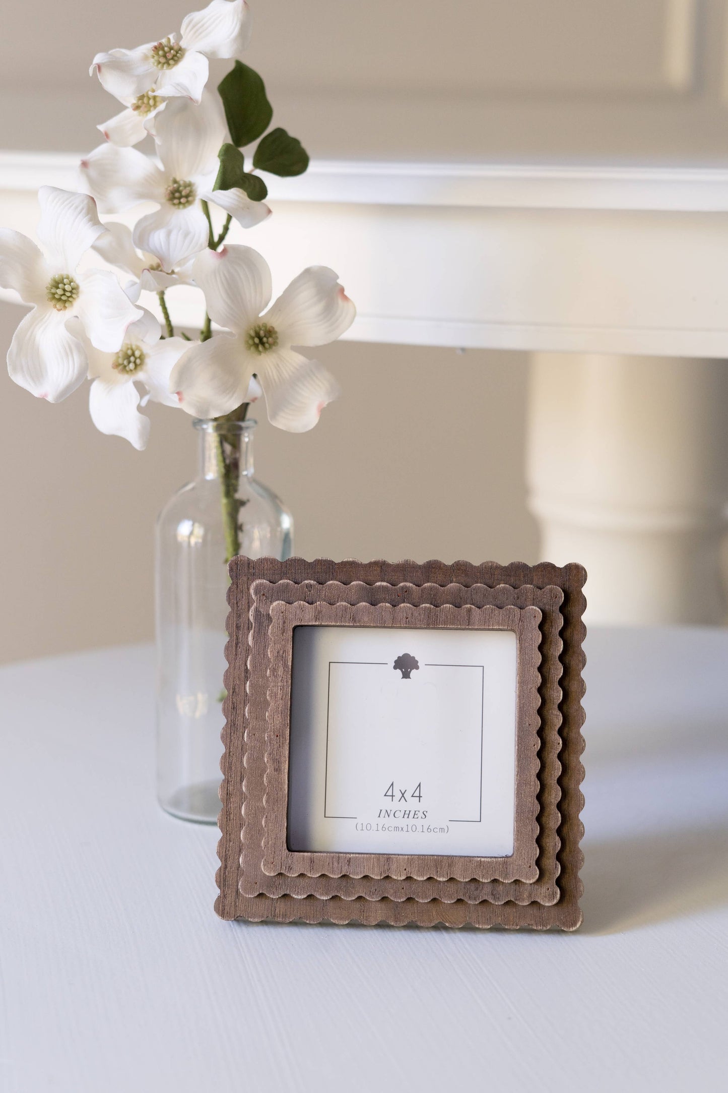 6x6 Wood scallop photo frame for 4x4 pic, espresso