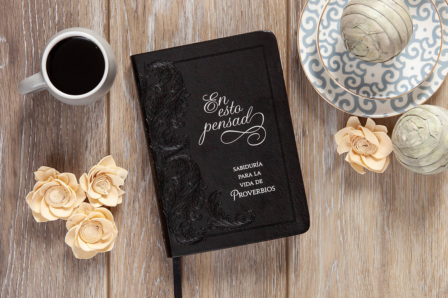 En Esto Pensad (Spanish Devotional)