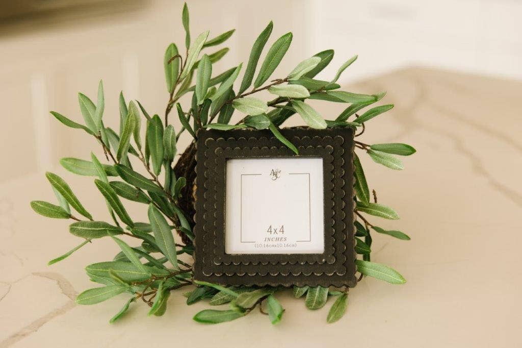 Wood SCALLOP photo frame for 4x4 pic-Black